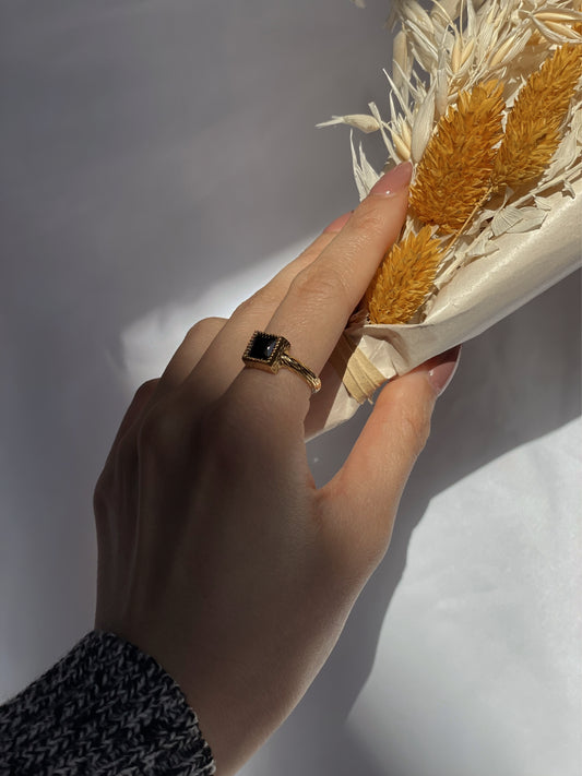 Mia Ring