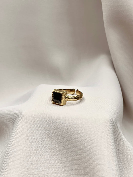 Mia Ring