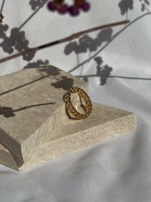Leo Ring