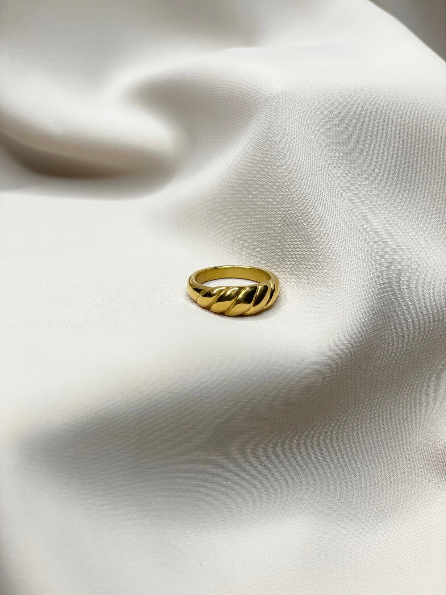 Celine Ring
